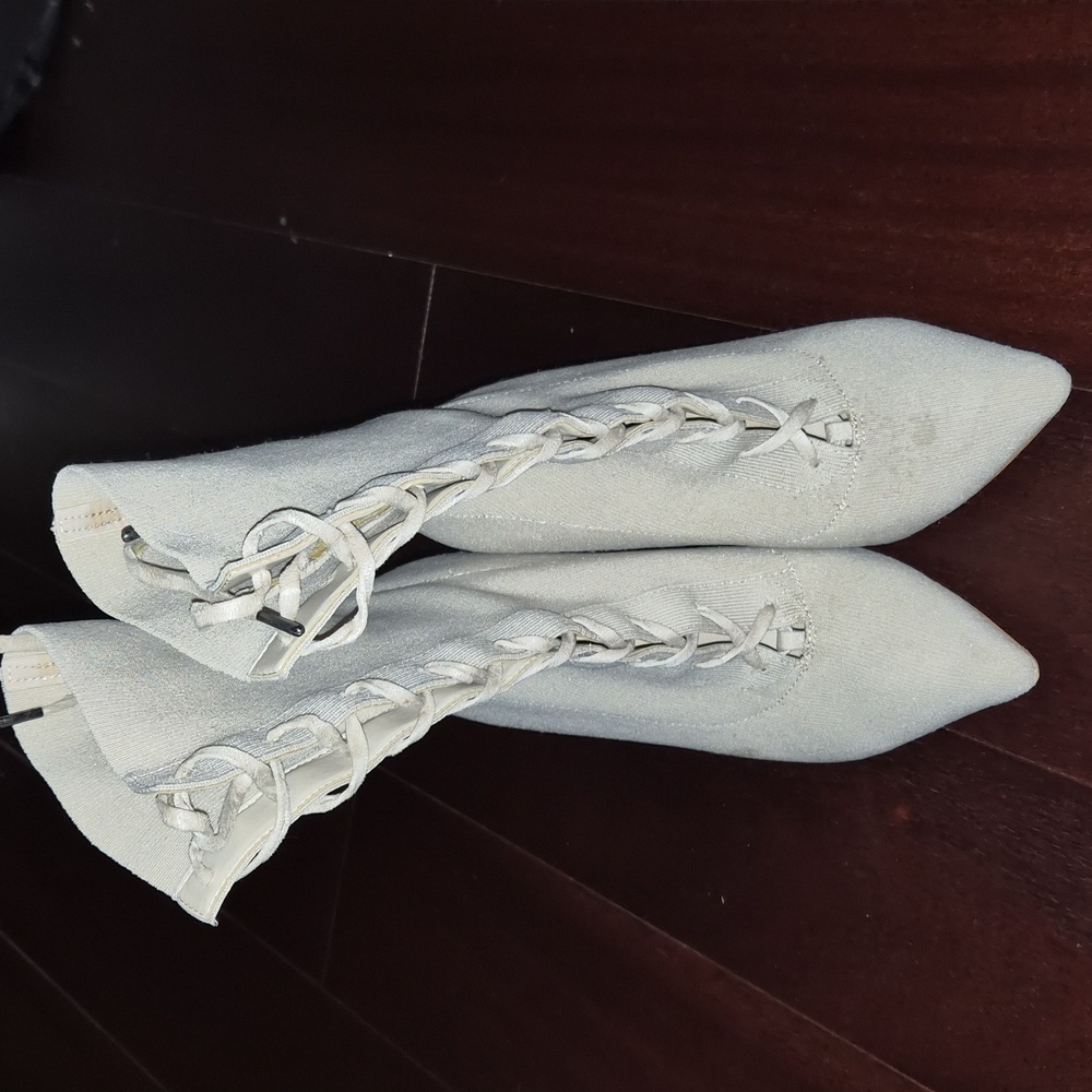 Stylish Cream Lace-Up Women's Boots Sz 7 Aldo
